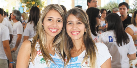 Marcela França e Mariana França eram só sorriso